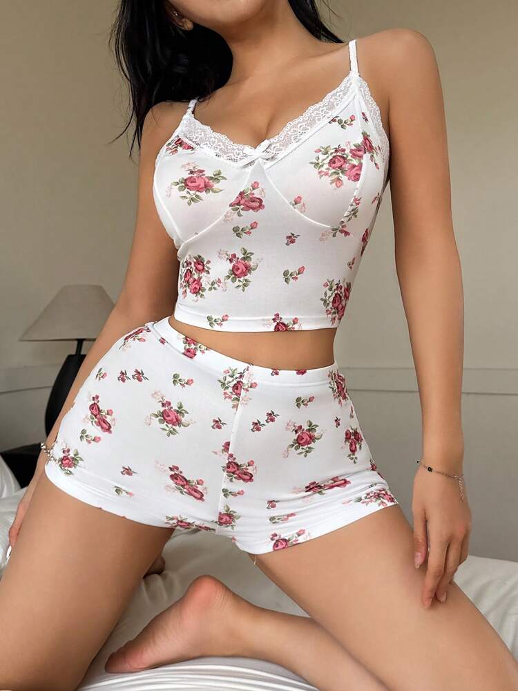 Sexy Lace Print Fitted Camisole & Shorts Pajama Set for Women – Stylish & Comfortable Sleepwear